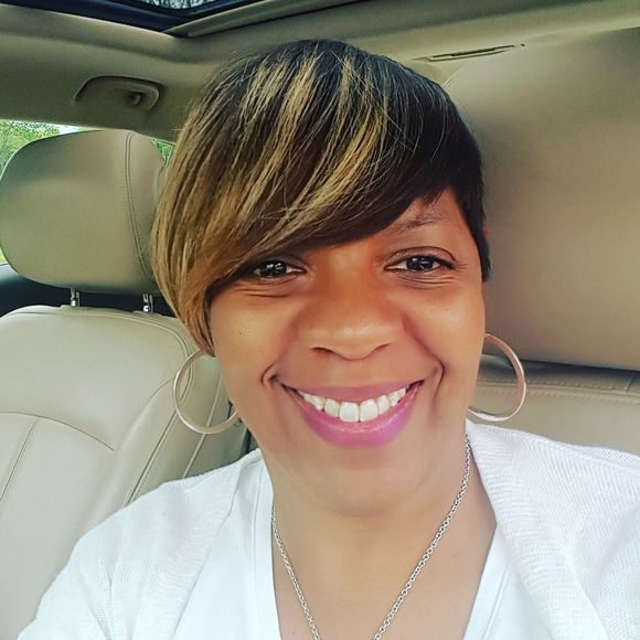 Meet your Posher, Tina - Picture 1 of 1